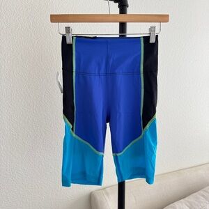 Aritzia sporty bike shorts